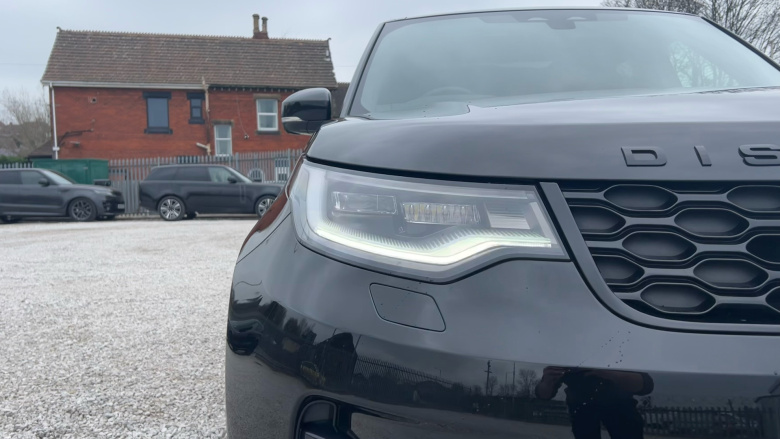 Land Rover Discovery 3.0 D300 R-Dynamic SE 5dr Auto Diesel Station Wagon